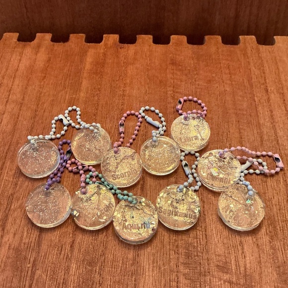 Lot of 11 Hand Poured Resin Key rings, Great Lot! - Picture 1 of 4